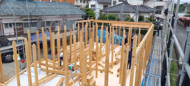 2023年5月18日（水）長崎県大村市O様邸 新築工事 棟上げ模様。